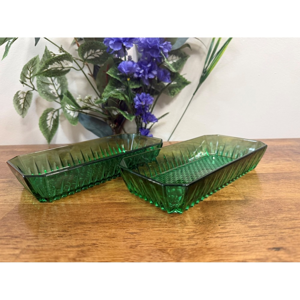 Vintage‎ Green Glass Rectangular Trinket Dishes Diamond Point Pattern Retro Bowl